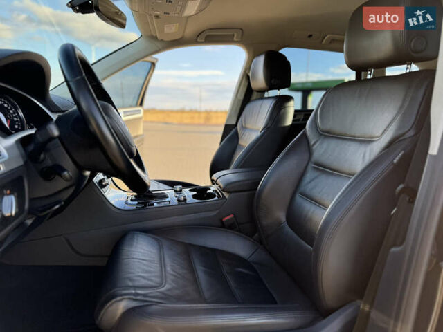 Коричневый Фольксваген Туарег, объемом двигателя 3 л и пробегом 220 тыс. км за 26500 $, фото 17 на Automoto.ua