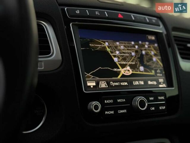 Коричневий Фольксваген Туарег, об'ємом двигуна 2.97 л та пробігом 220 тис. км за 28990 $, фото 70 на Automoto.ua