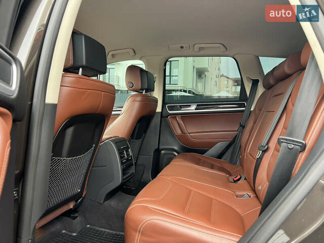 Коричневый Фольксваген Туарег, объемом двигателя 3 л и пробегом 220 тыс. км за 29800 $, фото 32 на Automoto.ua