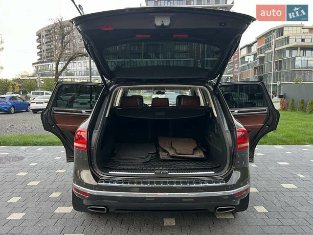 Коричневый Фольксваген Туарег, объемом двигателя 3 л и пробегом 220 тыс. км за 29800 $, фото 61 на Automoto.ua