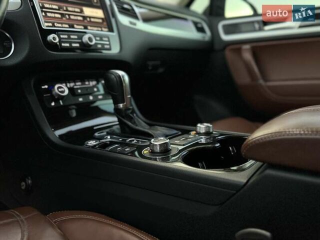 Коричневий Фольксваген Туарег, об'ємом двигуна 2.97 л та пробігом 220 тис. км за 28990 $, фото 34 на Automoto.ua