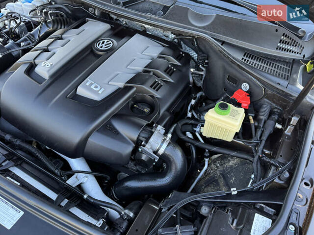 Коричневый Фольксваген Туарег, объемом двигателя 3 л и пробегом 220 тыс. км за 26500 $, фото 62 на Automoto.ua