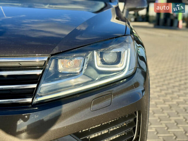 Коричневый Фольксваген Туарег, объемом двигателя 3 л и пробегом 220 тыс. км за 26500 $, фото 6 на Automoto.ua