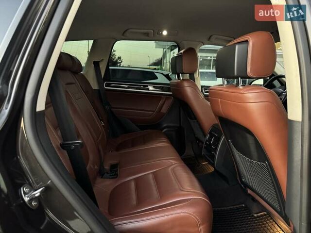 Коричневий Фольксваген Туарег, об'ємом двигуна 2.97 л та пробігом 220 тис. км за 28990 $, фото 57 на Automoto.ua