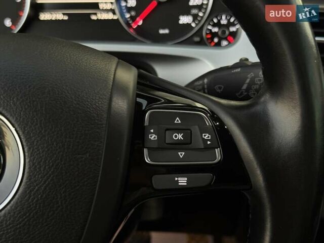 Коричневий Фольксваген Туарег, об'ємом двигуна 2.97 л та пробігом 220 тис. км за 28990 $, фото 68 на Automoto.ua