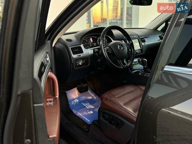 Коричневий Фольксваген Туарег, об'ємом двигуна 2.97 л та пробігом 220 тис. км за 28990 $, фото 42 на Automoto.ua