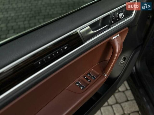Коричневий Фольксваген Туарег, об'ємом двигуна 2.97 л та пробігом 220 тис. км за 28990 $, фото 40 на Automoto.ua