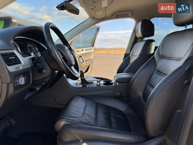 Коричневый Фольксваген Туарег, объемом двигателя 3 л и пробегом 220 тыс. км за 26500 $, фото 16 на Automoto.ua