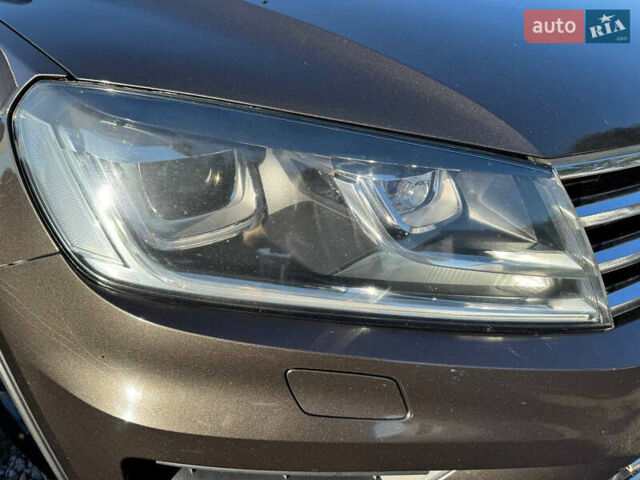 Коричневий Фольксваген Туарег, об'ємом двигуна 2.97 л та пробігом 256 тис. км за 26000 $, фото 16 на Automoto.ua