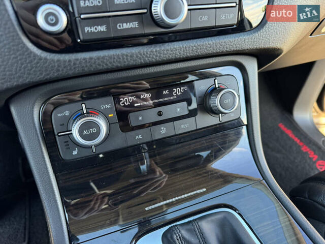 Коричневый Фольксваген Туарег, объемом двигателя 3 л и пробегом 220 тыс. км за 26500 $, фото 45 на Automoto.ua