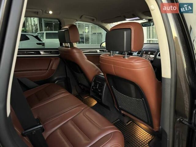 Коричневий Фольксваген Туарег, об'ємом двигуна 2.97 л та пробігом 220 тис. км за 28990 $, фото 58 на Automoto.ua