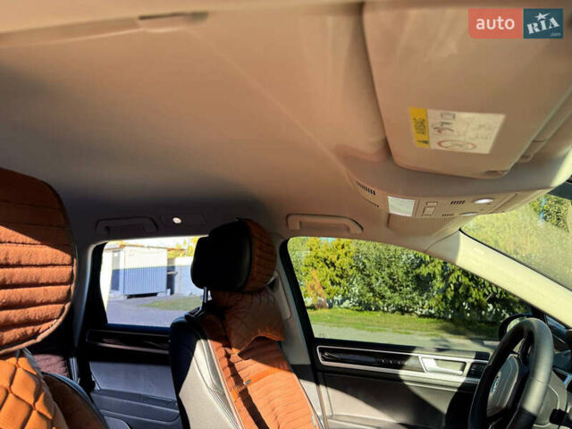 Коричневий Фольксваген Туарег, об'ємом двигуна 2.97 л та пробігом 256 тис. км за 26000 $, фото 10 на Automoto.ua