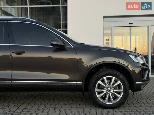 Коричневий Фольксваген Туарег, об'ємом двигуна 2.97 л та пробігом 220 тис. км за 28990 $, фото 24 на Automoto.ua