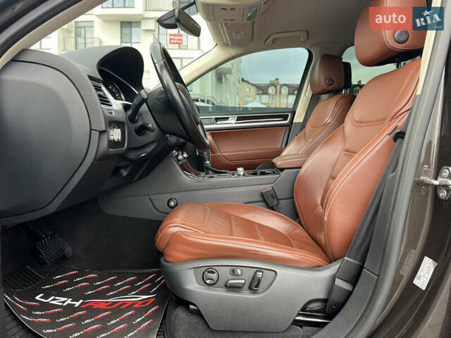 Коричневый Фольксваген Туарег, объемом двигателя 3 л и пробегом 220 тыс. км за 29800 $, фото 28 на Automoto.ua