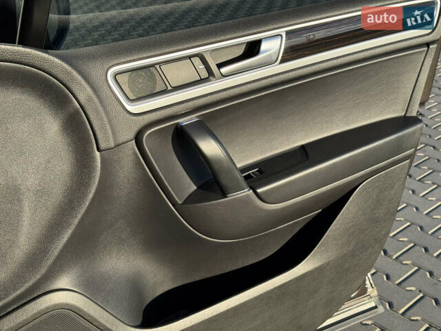 Коричневый Фольксваген Туарег, объемом двигателя 3 л и пробегом 220 тыс. км за 26500 $, фото 29 на Automoto.ua