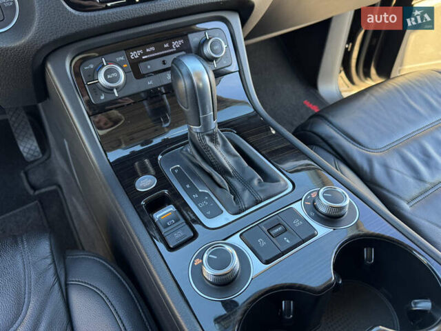 Коричневый Фольксваген Туарег, объемом двигателя 3 л и пробегом 220 тыс. км за 26500 $, фото 46 на Automoto.ua