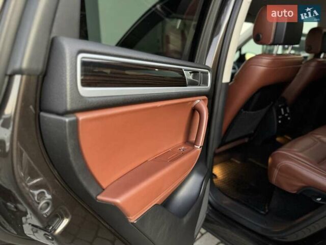 Коричневий Фольксваген Туарег, об'ємом двигуна 2.97 л та пробігом 220 тис. км за 28990 $, фото 56 на Automoto.ua