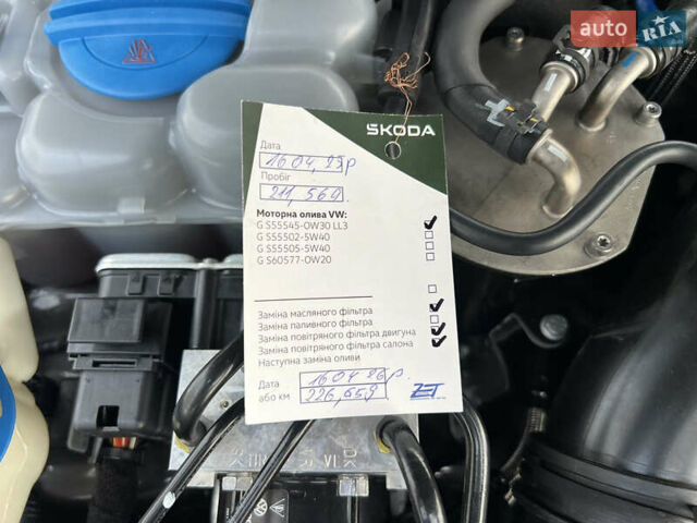 Коричневый Фольксваген Туарег, объемом двигателя 3 л и пробегом 220 тыс. км за 29800 $, фото 22 на Automoto.ua