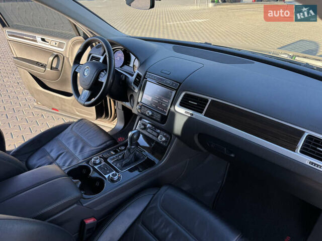 Коричневый Фольксваген Туарег, объемом двигателя 3 л и пробегом 220 тыс. км за 26500 $, фото 26 на Automoto.ua