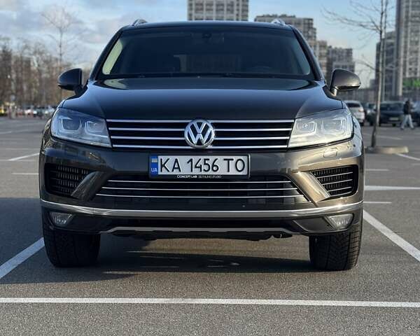 Коричневый Фольксваген Туарег, объемом двигателя 2.97 л и пробегом 155 тыс. км за 31000 $, фото 4 на Automoto.ua