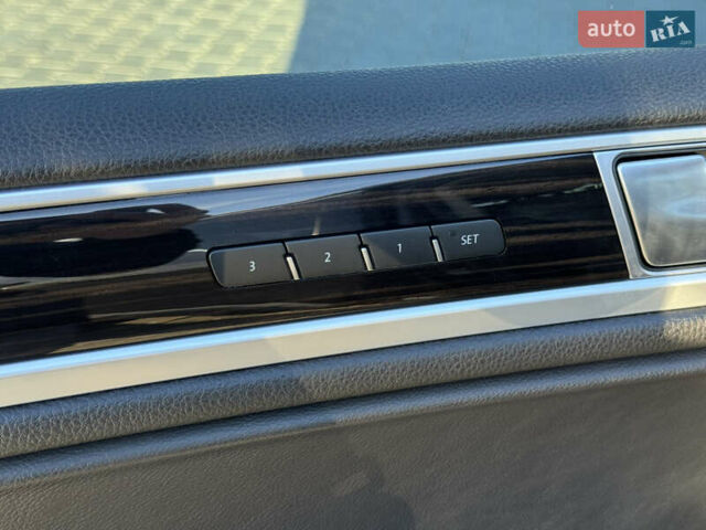 Коричневый Фольксваген Туарег, объемом двигателя 3 л и пробегом 220 тыс. км за 26500 $, фото 21 на Automoto.ua