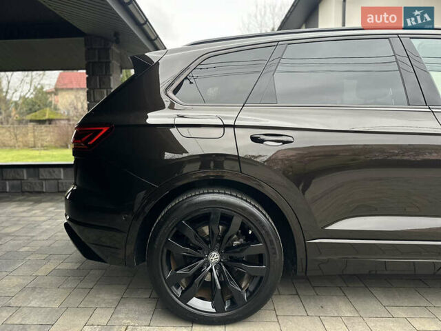 Коричневий Фольксваген Туарег, об'ємом двигуна 2.97 л та пробігом 98 тис. км за 59999 $, фото 4 на Automoto.ua