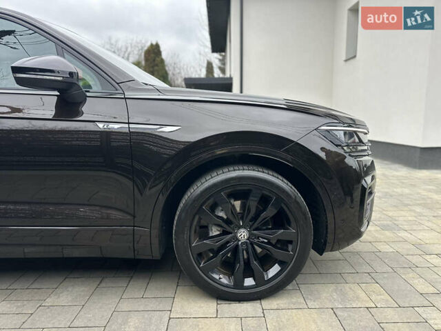 Коричневий Фольксваген Туарег, об'ємом двигуна 2.97 л та пробігом 98 тис. км за 59999 $, фото 2 на Automoto.ua