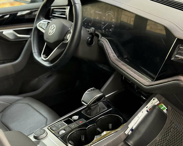 Коричневий Фольксваген Туарег, об'ємом двигуна 3 л та пробігом 100 тис. км за 48000 $, фото 18 на Automoto.ua