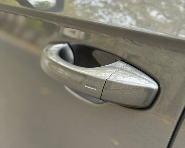 Коричневий Фольксваген Туарег, об'ємом двигуна 3 л та пробігом 100 тис. км за 48000 $, фото 4 на Automoto.ua