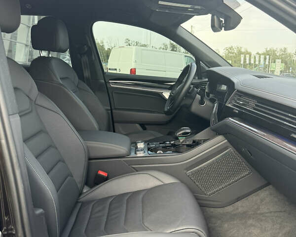 Коричневый Фольксваген Туарег, объемом двигателя 2.97 л и пробегом 38 тыс. км за 62300 $, фото 16 на Automoto.ua