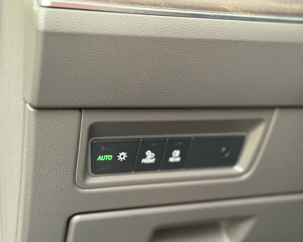 Коричневий Фольксваген Туарег, об'ємом двигуна 3 л та пробігом 100 тис. км за 48000 $, фото 27 на Automoto.ua