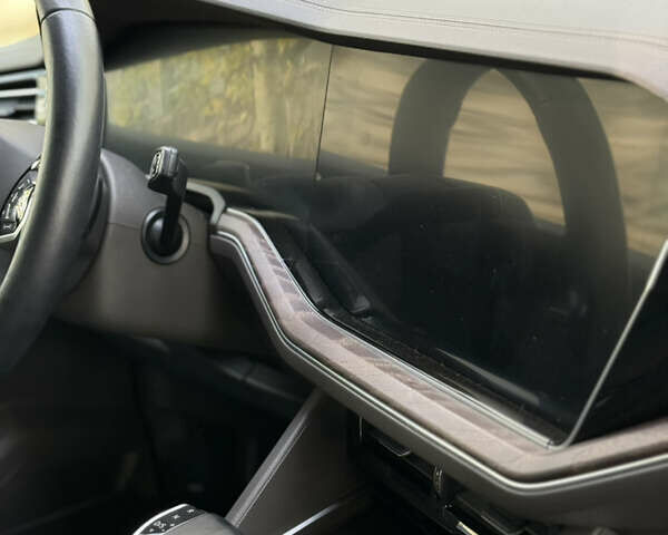 Коричневий Фольксваген Туарег, об'ємом двигуна 3 л та пробігом 100 тис. км за 48000 $, фото 20 на Automoto.ua