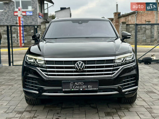 Коричневий Фольксваген Туарег, об'ємом двигуна 3 л та пробігом 106 тис. км за 55888 $, фото 3 на Automoto.ua