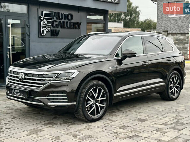 Коричневий Фольксваген Туарег, об'ємом двигуна 3 л та пробігом 106 тис. км за 55888 $, фото 2 на Automoto.ua