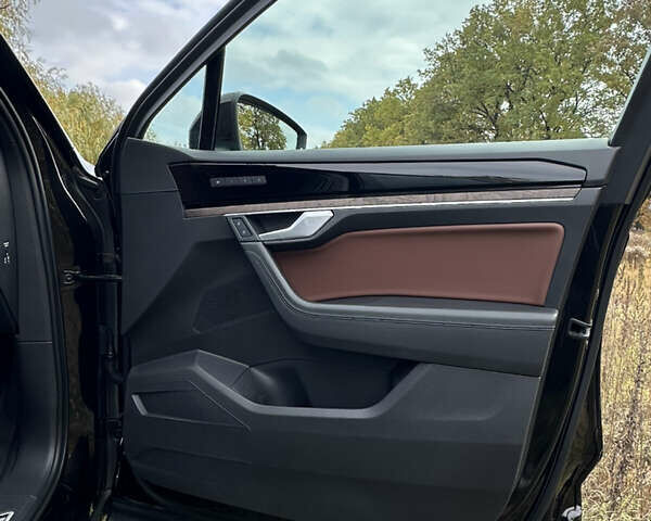 Коричневый Фольксваген Туарег, объемом двигателя 2.97 л и пробегом 255 тыс. км за 45900 $, фото 11 на Automoto.ua