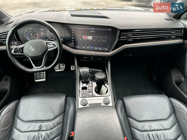 Коричневий Фольксваген Туарег, об'ємом двигуна 3 л та пробігом 106 тис. км за 55888 $, фото 17 на Automoto.ua