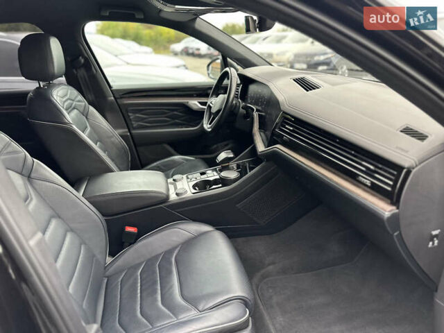 Коричневий Фольксваген Туарег, об'ємом двигуна 3 л та пробігом 106 тис. км за 55888 $, фото 14 на Automoto.ua