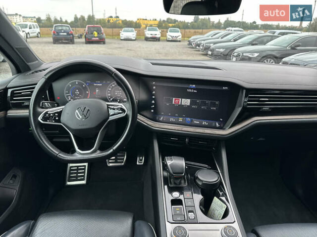 Коричневий Фольксваген Туарег, об'ємом двигуна 3 л та пробігом 106 тис. км за 55888 $, фото 18 на Automoto.ua