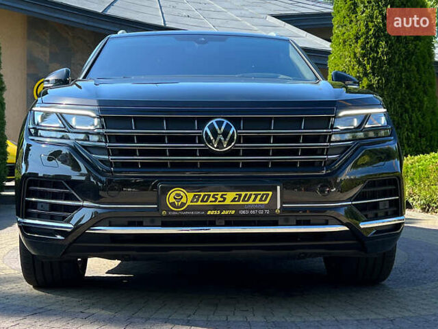 Коричневый Фольксваген Туарег, объемом двигателя 3 л и пробегом 47 тыс. км за 60999 $, фото 1 на Automoto.ua