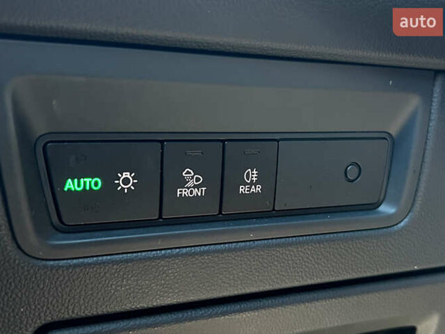 Коричневый Фольксваген Туарег, объемом двигателя 3 л и пробегом 47 тыс. км за 60999 $, фото 16 на Automoto.ua