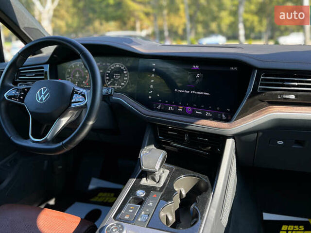 Коричневый Фольксваген Туарег, объемом двигателя 3 л и пробегом 47 тыс. км за 60999 $, фото 22 на Automoto.ua