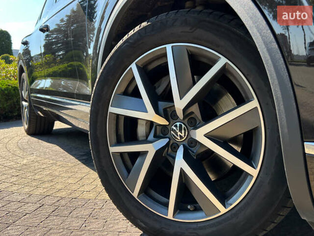 Коричневый Фольксваген Туарег, объемом двигателя 3 л и пробегом 47 тыс. км за 60999 $, фото 28 на Automoto.ua