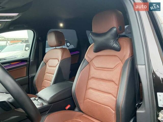 Коричневий Фольксваген Туарег, об'ємом двигуна 2.99 л та пробігом 48 тис. км за 69000 $, фото 23 на Automoto.ua