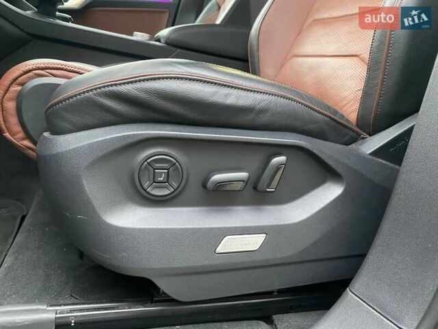 Коричневий Фольксваген Туарег, об'ємом двигуна 2.99 л та пробігом 48 тис. км за 69000 $, фото 24 на Automoto.ua