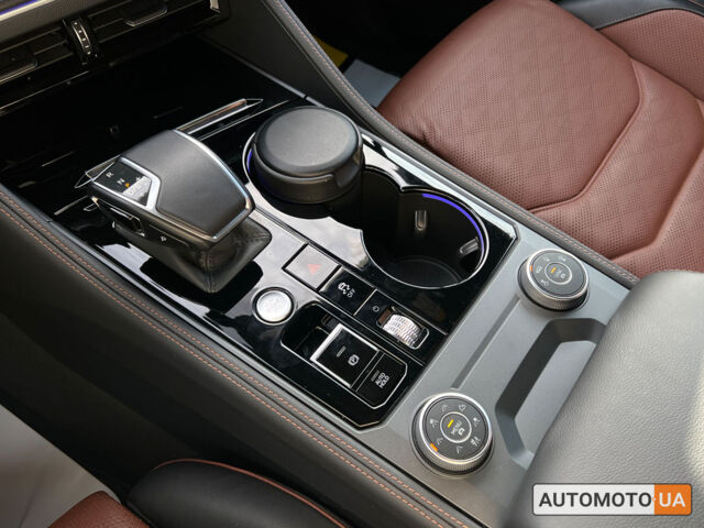 Коричневый Фольксваген Туарег, объемом двигателя 3 л и пробегом 10 тыс. км за 83600 $, фото 28 на Automoto.ua