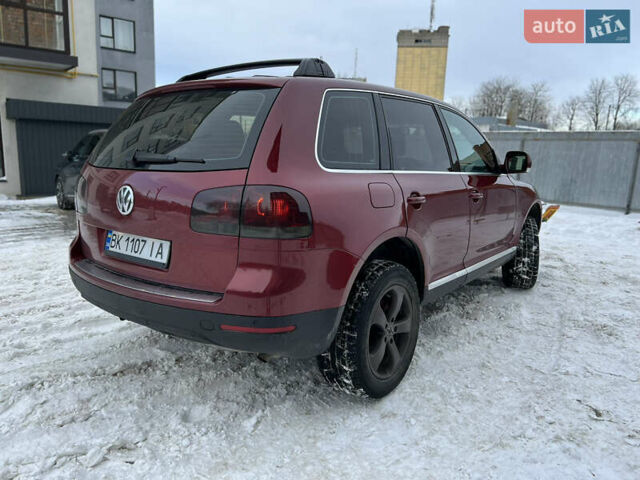 Красный Фольксваген Туарег, объемом двигателя 2.5 л и пробегом 252 тыс. км за 3600 $, фото 5 на Automoto.ua