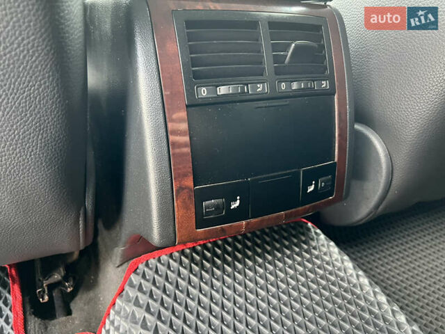 Красный Фольксваген Туарег, объемом двигателя 2.5 л и пробегом 252 тыс. км за 3600 $, фото 17 на Automoto.ua