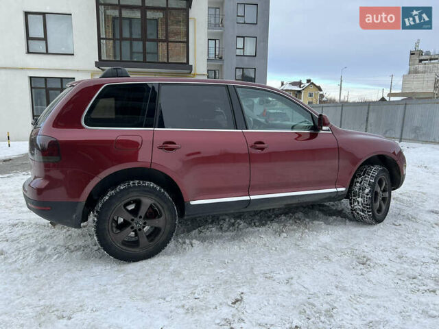 Красный Фольксваген Туарег, объемом двигателя 2.5 л и пробегом 252 тыс. км за 3600 $, фото 2 на Automoto.ua