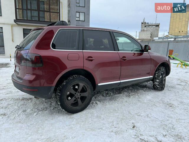 Красный Фольксваген Туарег, объемом двигателя 2.5 л и пробегом 252 тыс. км за 3600 $, фото 4 на Automoto.ua