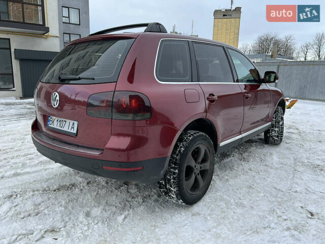 Красный Фольксваген Туарег, объемом двигателя 2.5 л и пробегом 252 тыс. км за 3600 $, фото 3 на Automoto.ua